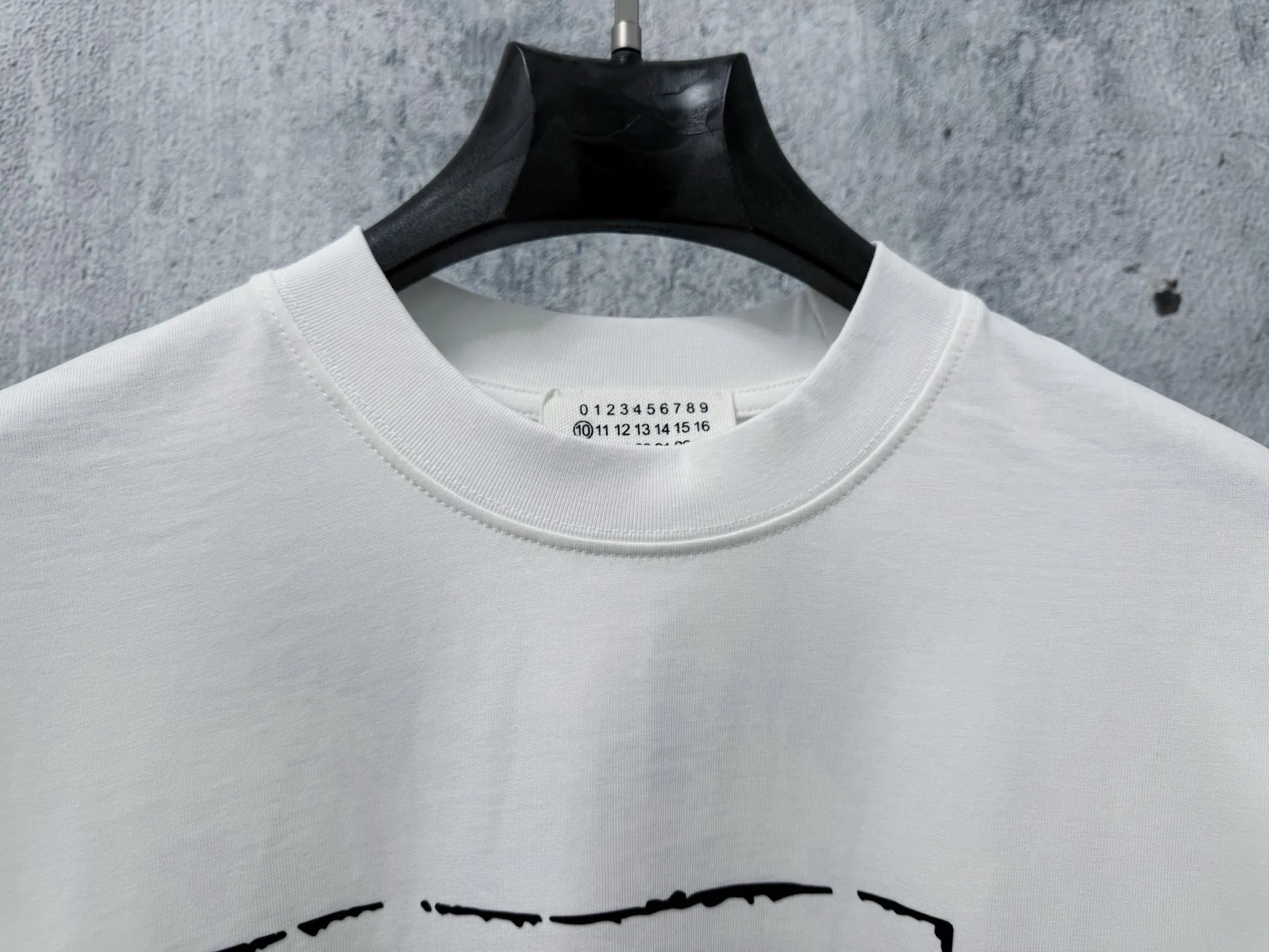 【Maison Margiela】 26ss T logo ， Same Style t Versatile ：Black，White Size：XS-L